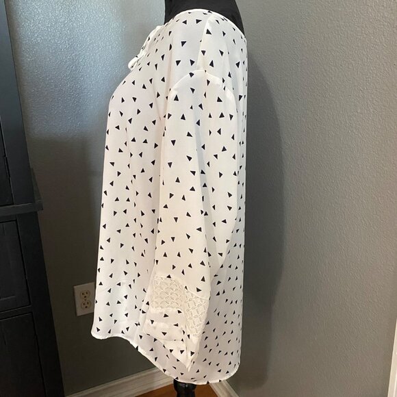 Van Heusen Blouse Women’s Size XL Tunic Geometric Sheer Keyhole Neck - Picture 5 of 11